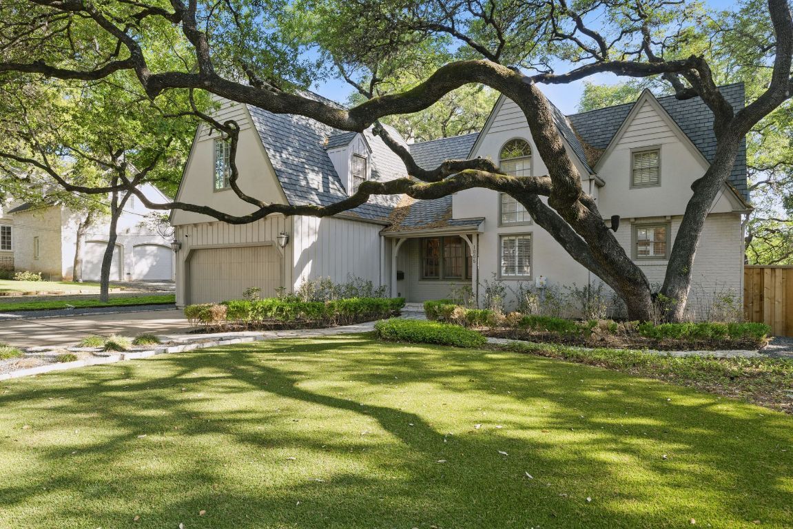 Property Photo: 1006 Gaston Avenue TX 78703