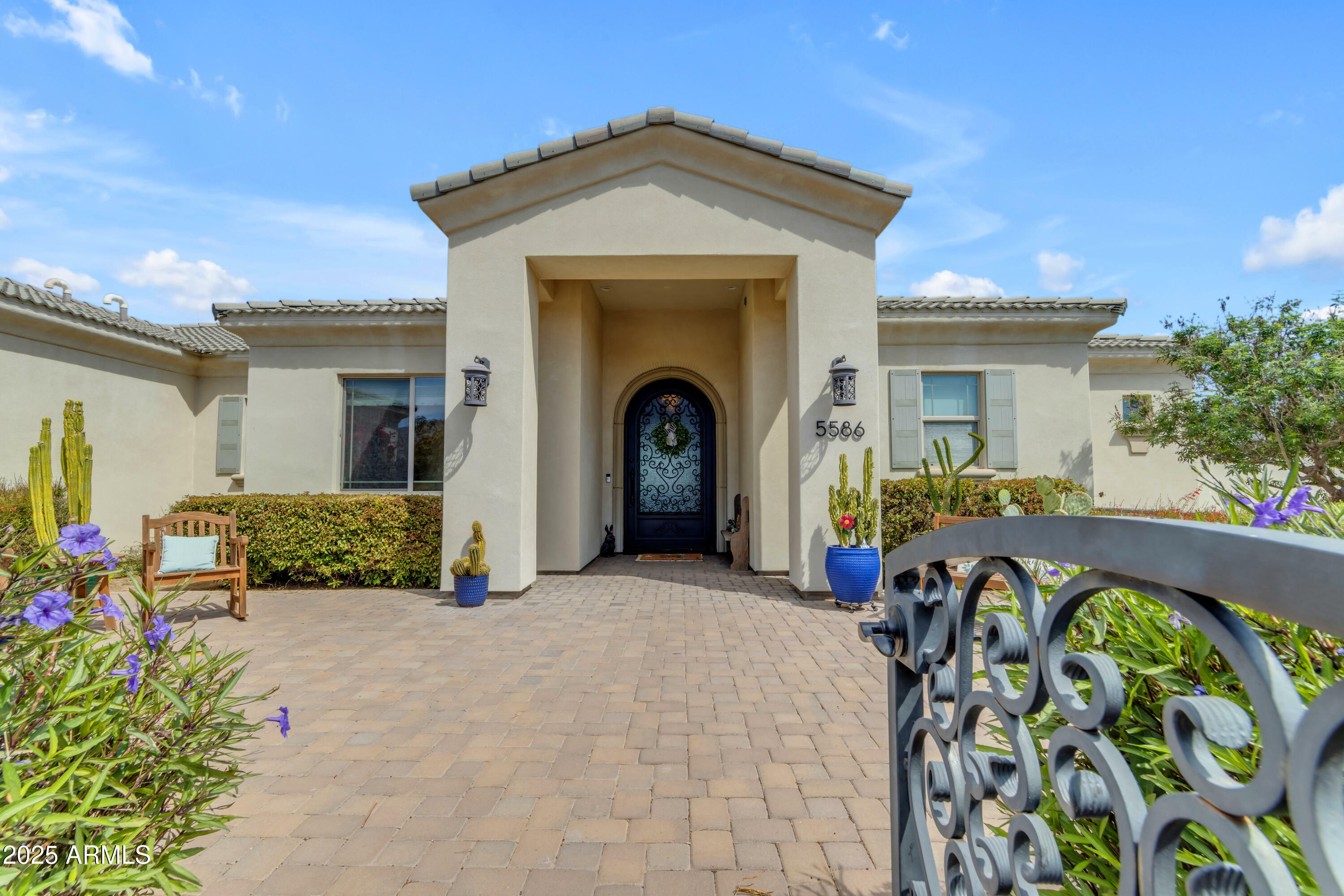 Property Photo: 5586 W Rock Court AZ 85144