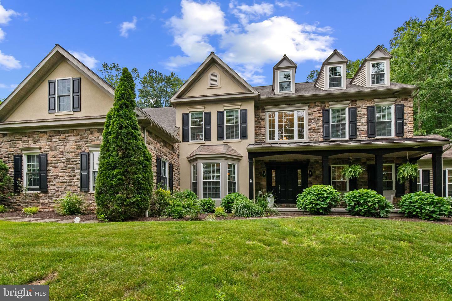 Property Photo: 41 Hillview Road PA 19543