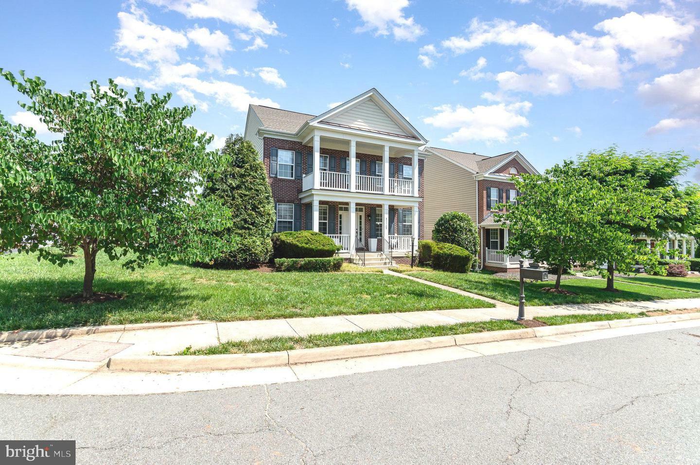 Property Photo: 43168 Nikos Street VA 20176