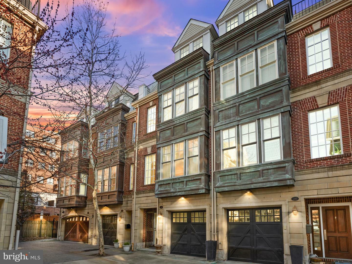 208 Gaskill Street  Philadelphia PA 19147 photo