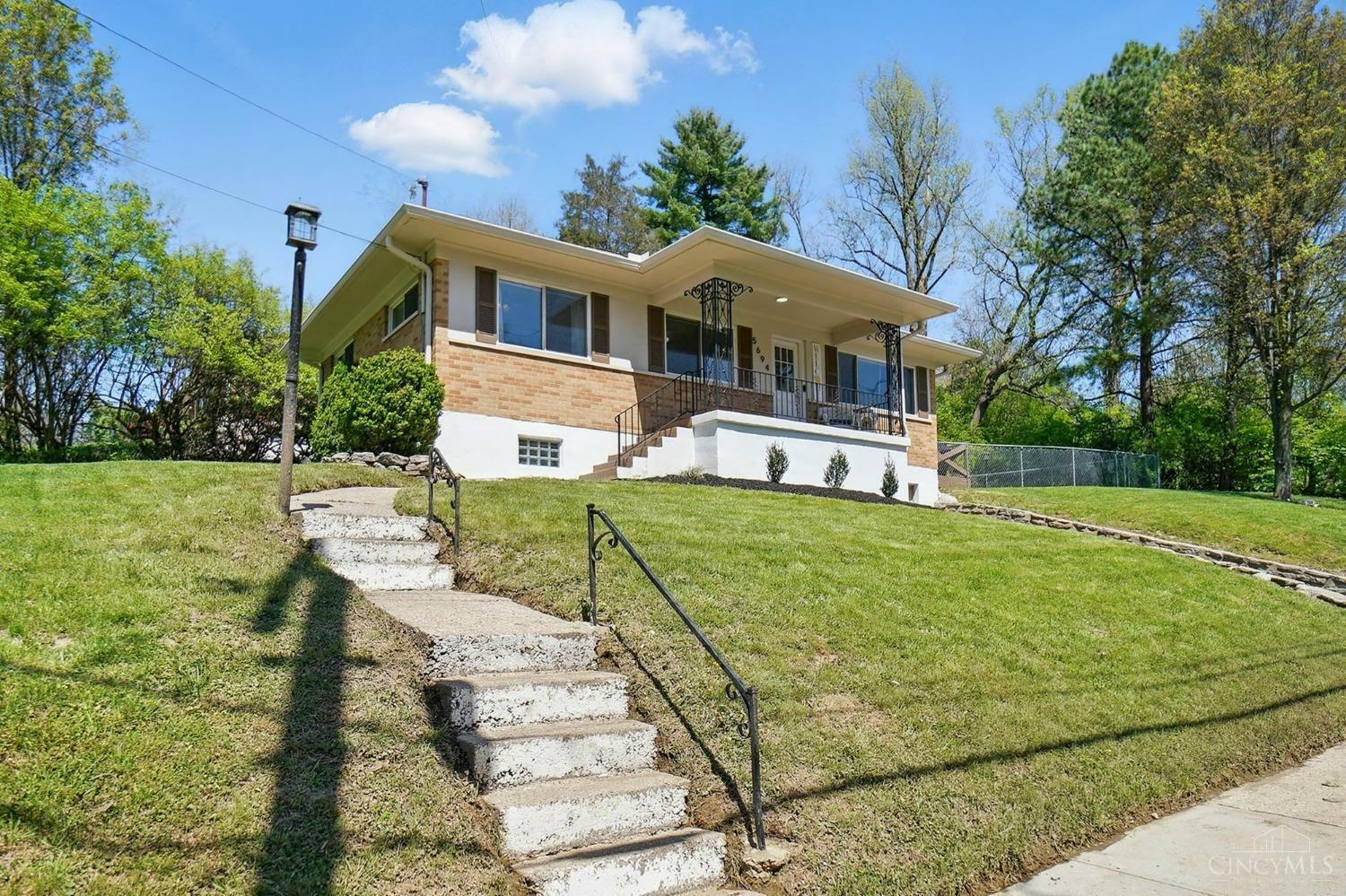 5694 Antoninus Drive  Green Twp OH 45238 photo