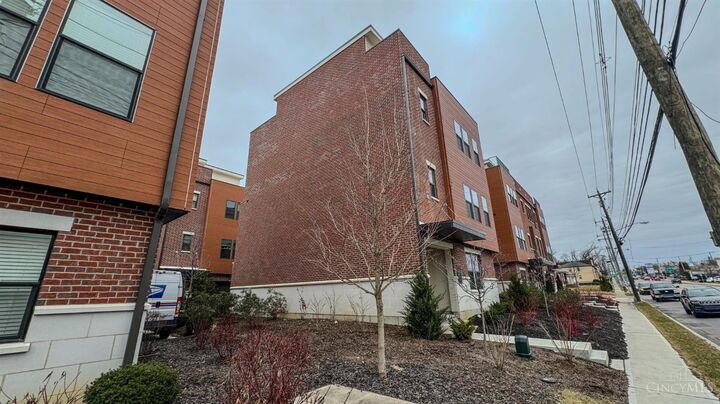 Property Photo: 3912 Edwards Road OH 45209