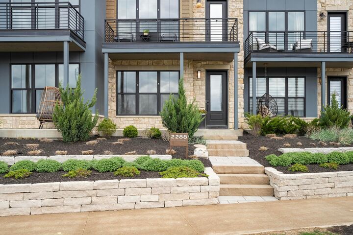 Property Photo: 2288 Quarry Trails Drive OH 43228