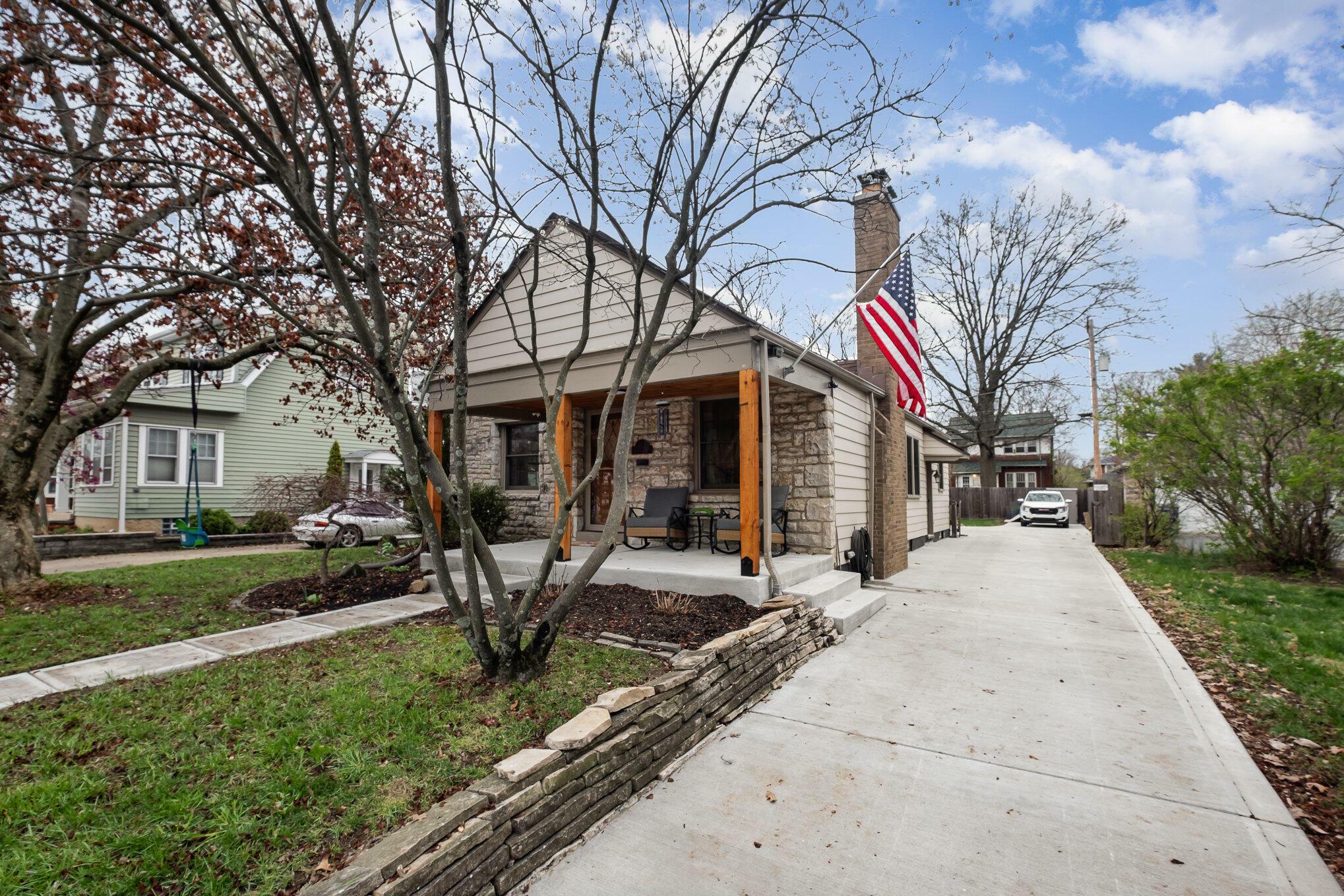 Property Photo:  352 Northridge Road  OH 43214 
