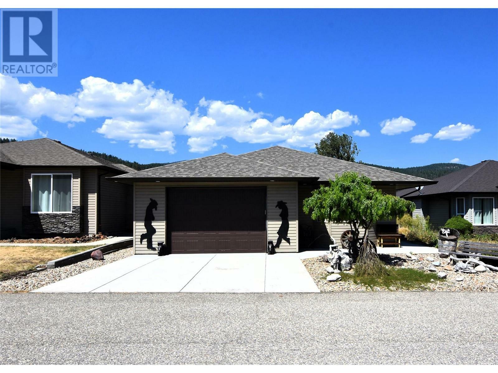 Property Photo: 494 Kingfisher Avenue BC V1H 2A1