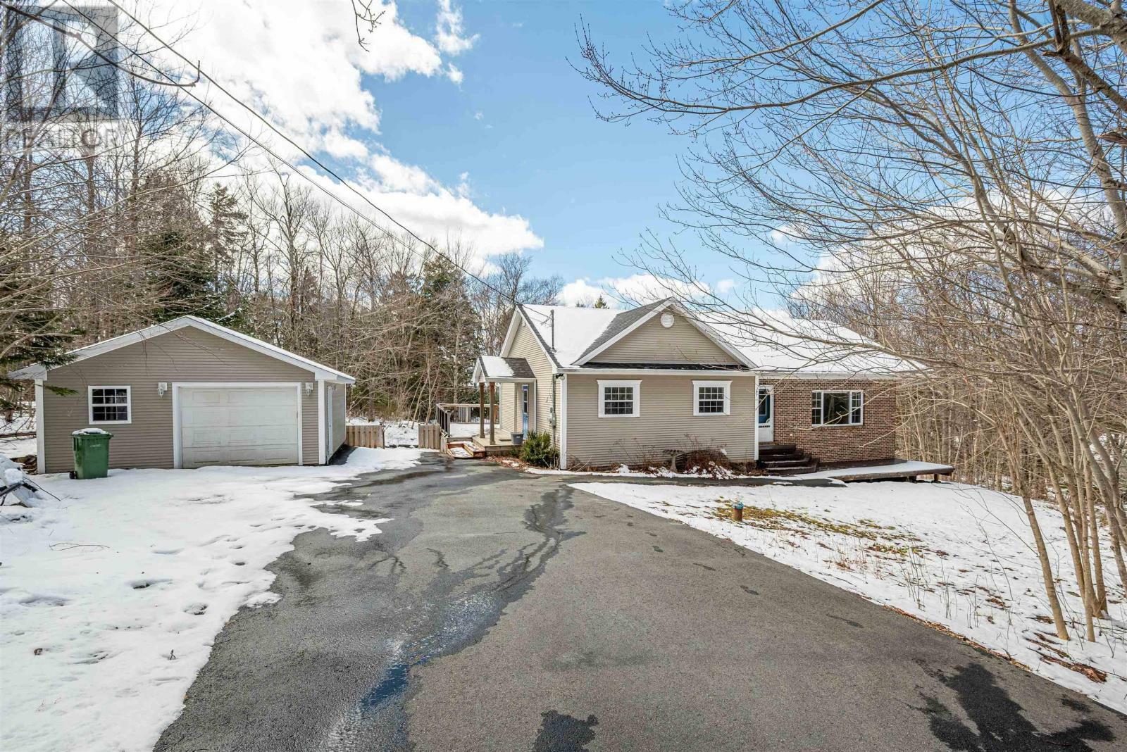 Property Photo: 95 Birch Hill Run NS B4E 3G8