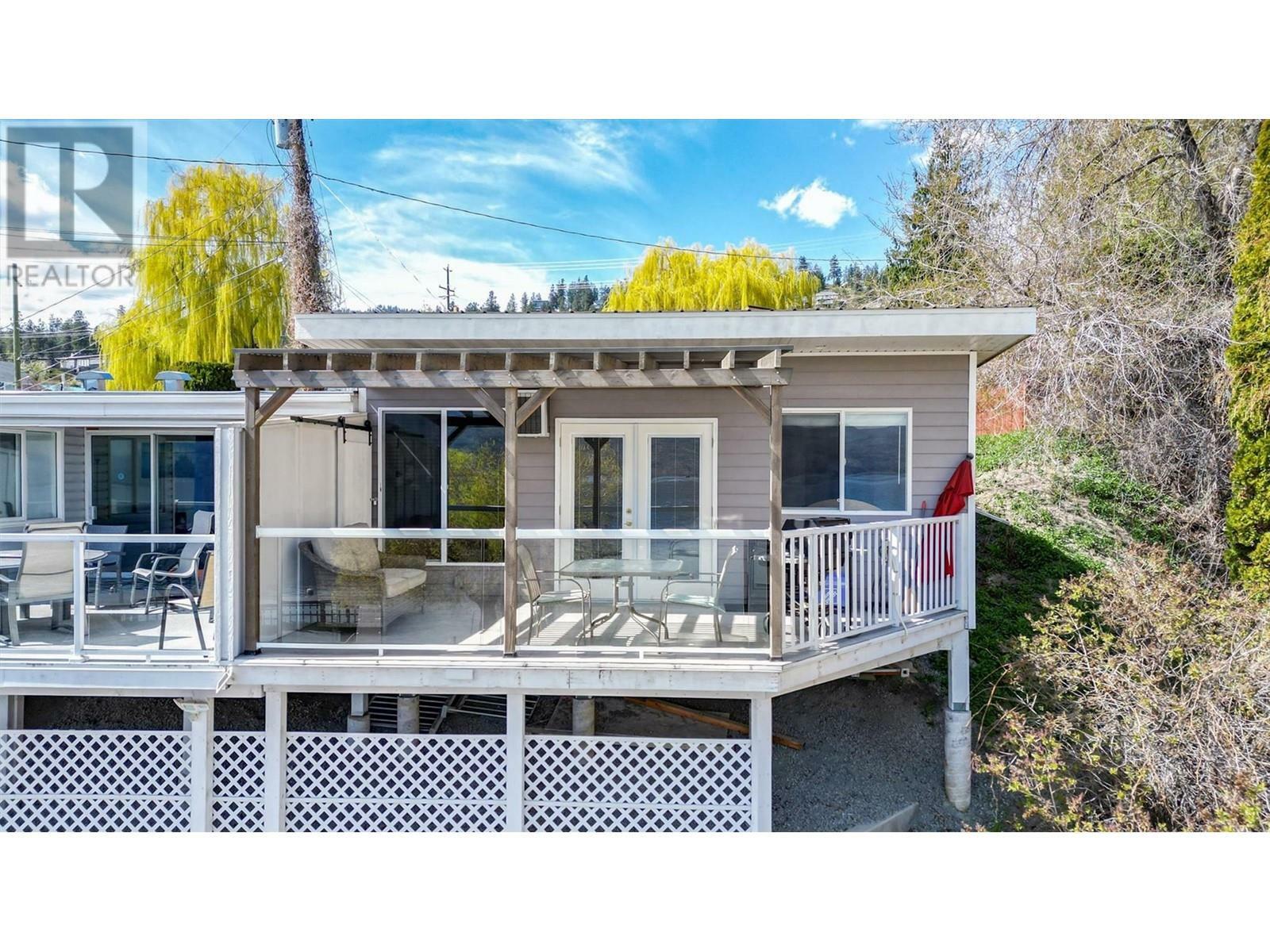 Property Photo:  3701 Beach Avenue 11  BC V0H 1X1 