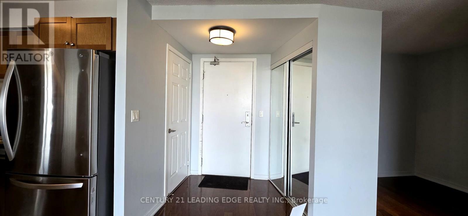 Property Photo: 18 Valley Woods Road South Ph204 ON M3A 0A1