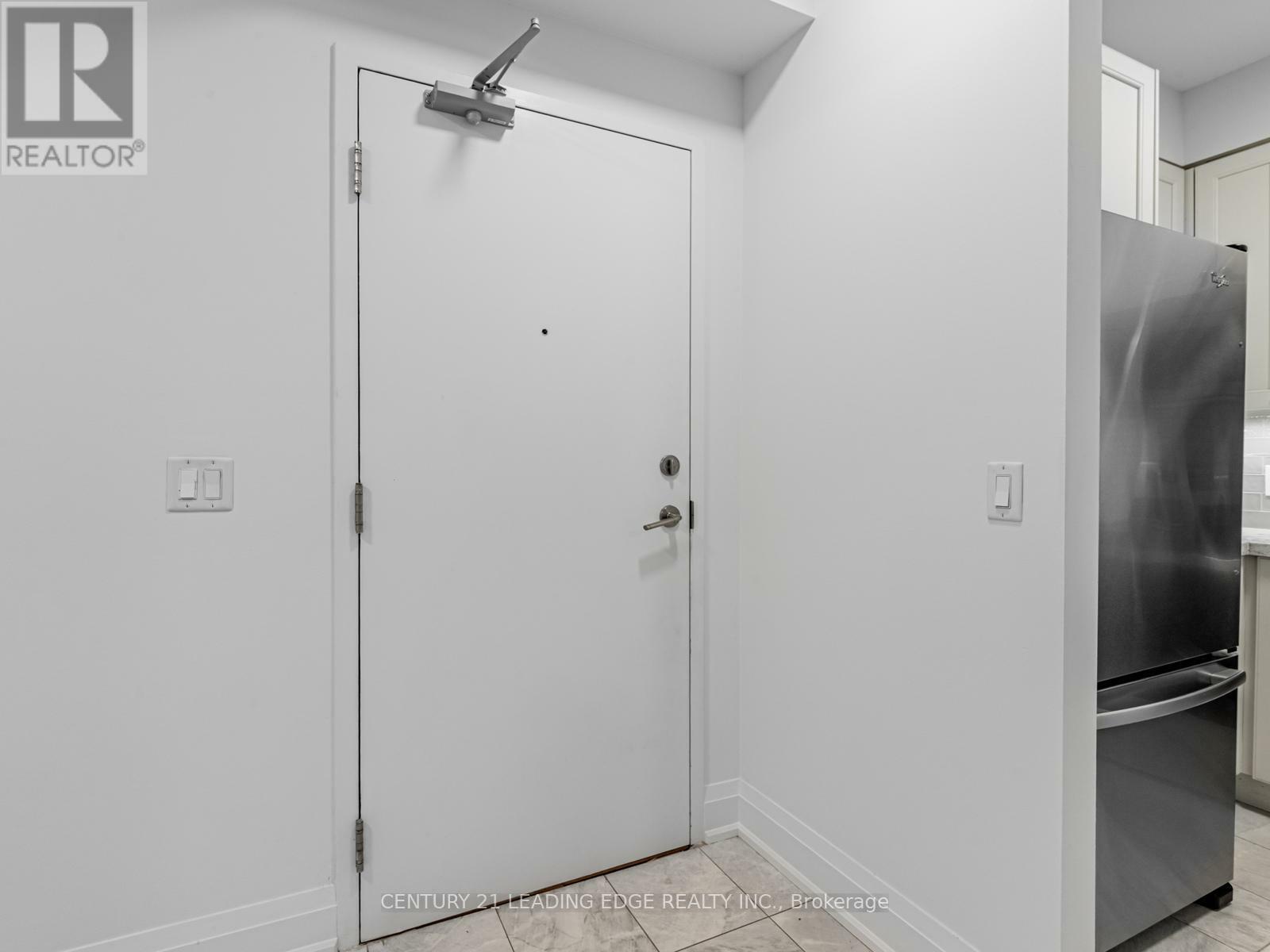 Property Photo: 8302 Islington Avenue 208 ON L4L 1W8