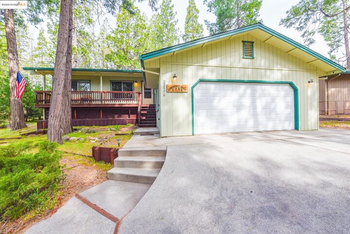 Property Photo:  22576 Confidence Rd  CA 95383 