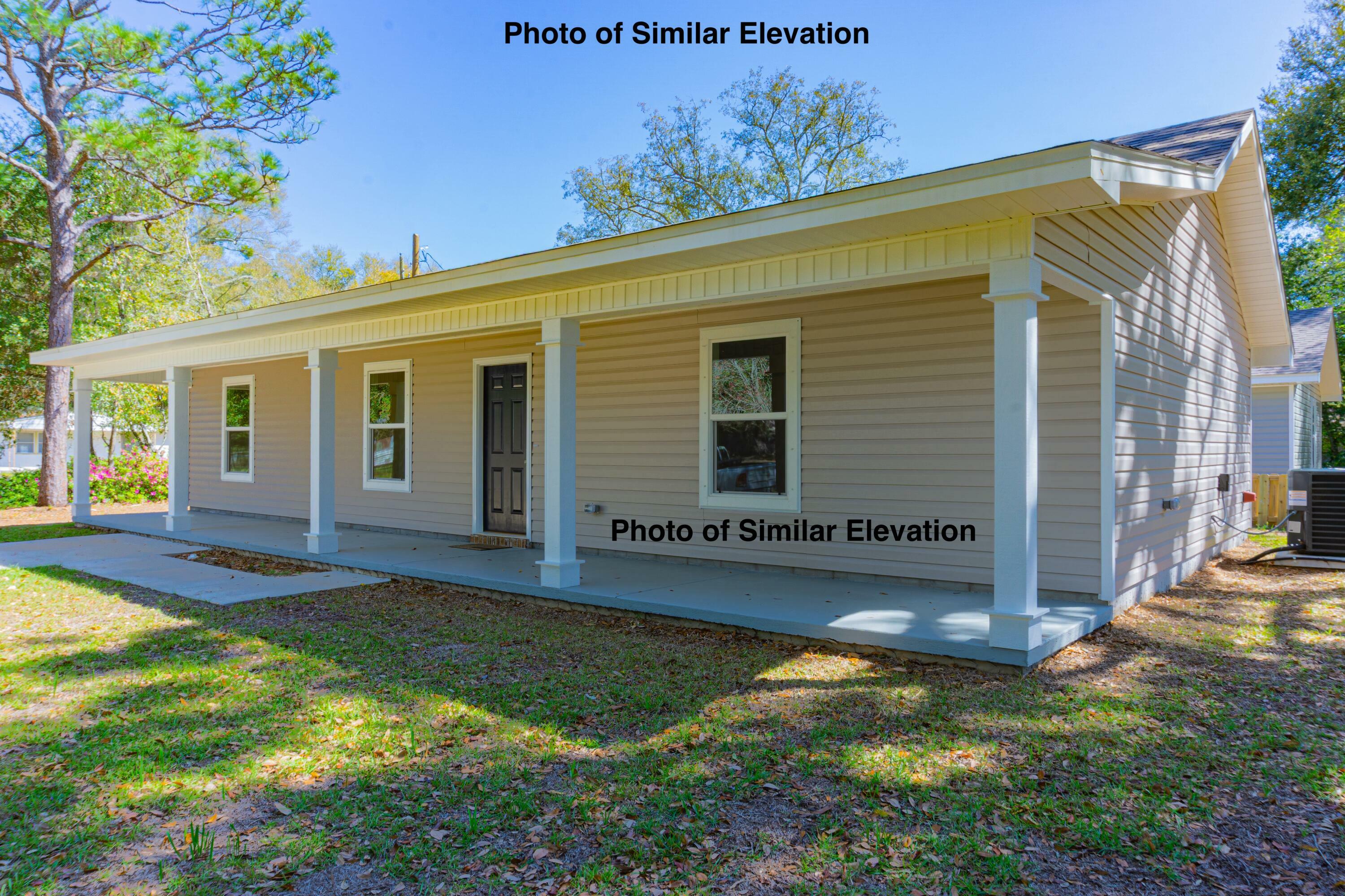 Property Photo: 220 Broadmoor Lane FL 32507