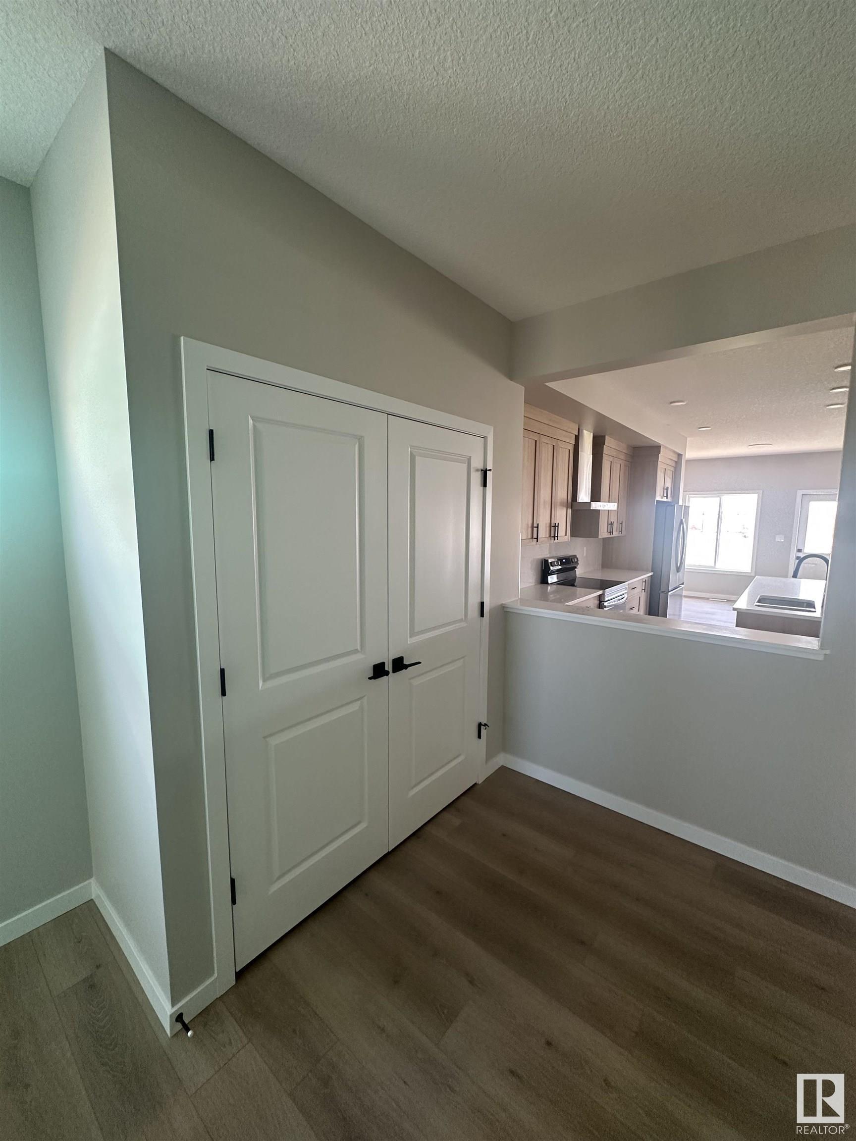 Photo de la propriété: 4707 Kinney Road SW AB T6W 5P2
