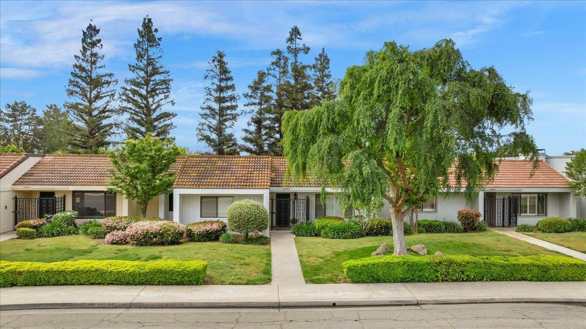 Property Photo: 1905 W Santa Ana Avenue CA 93705