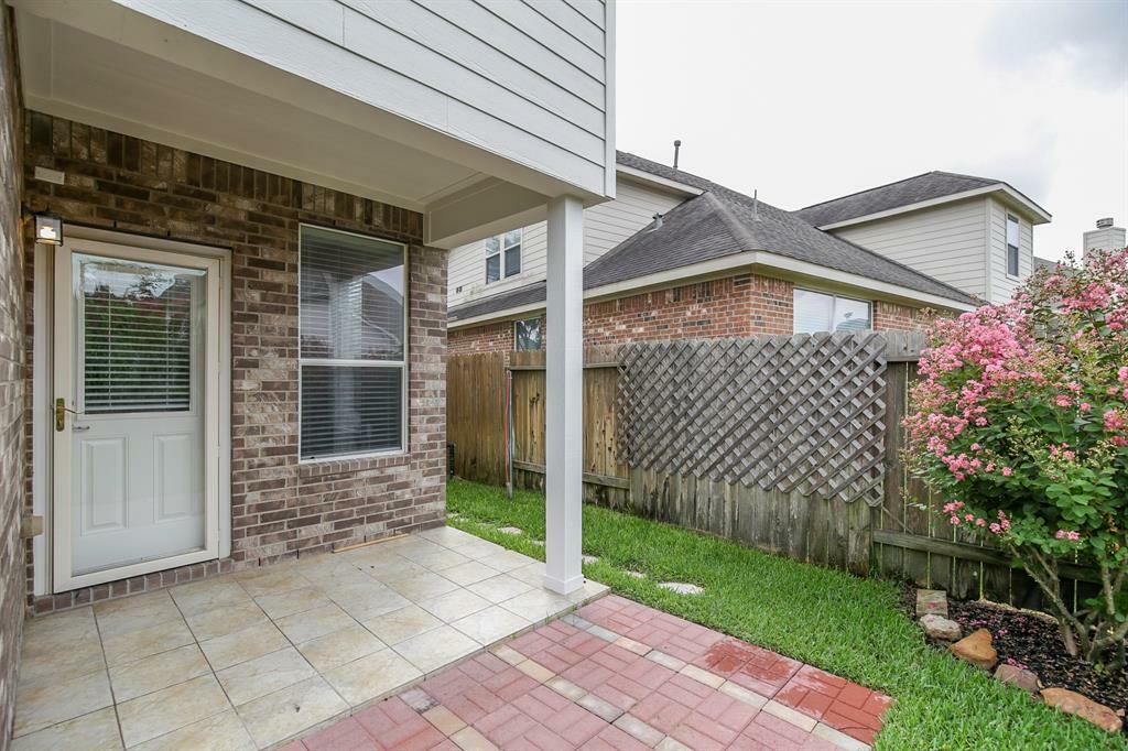 Property Photo: 5026 Heatherdawn Court TX 77494