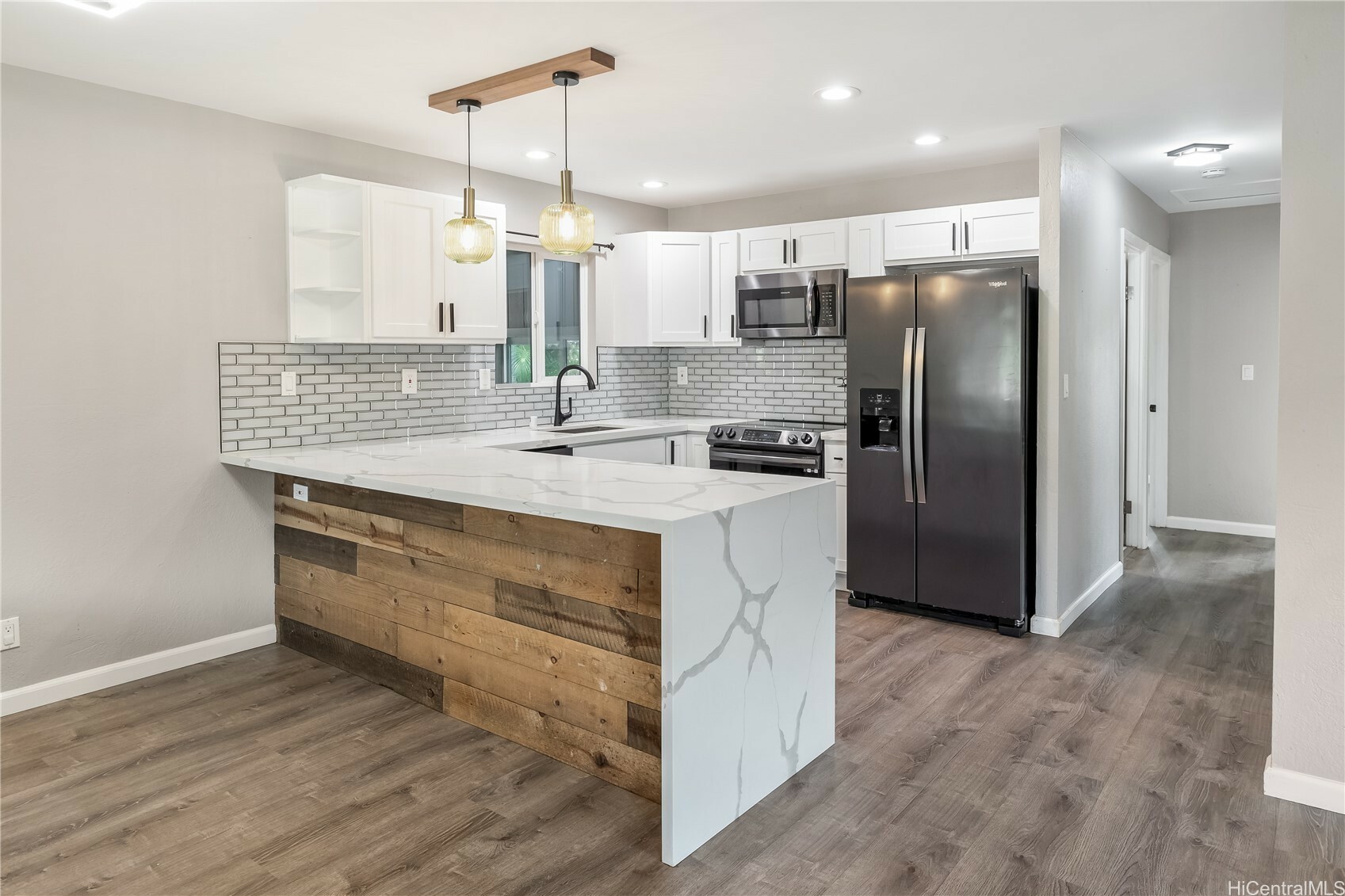 Property Photo: 67-458 Kukea Circle HI 96791