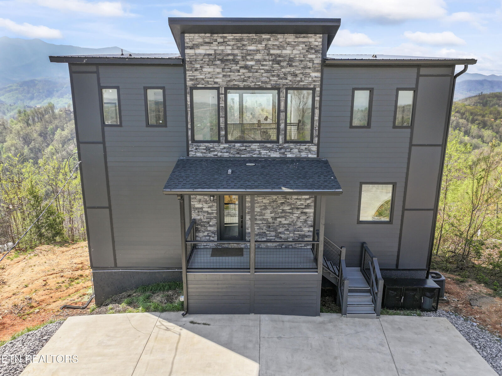 Property Photo:  896 Chalet Village Blvd Blvd  TN 37738 