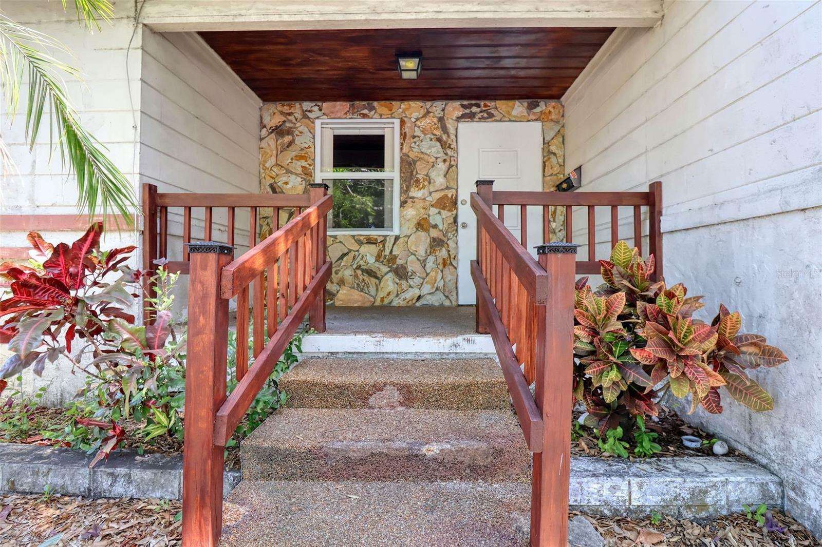 Property Photo: 4845 25 Avenue N FL 33713
