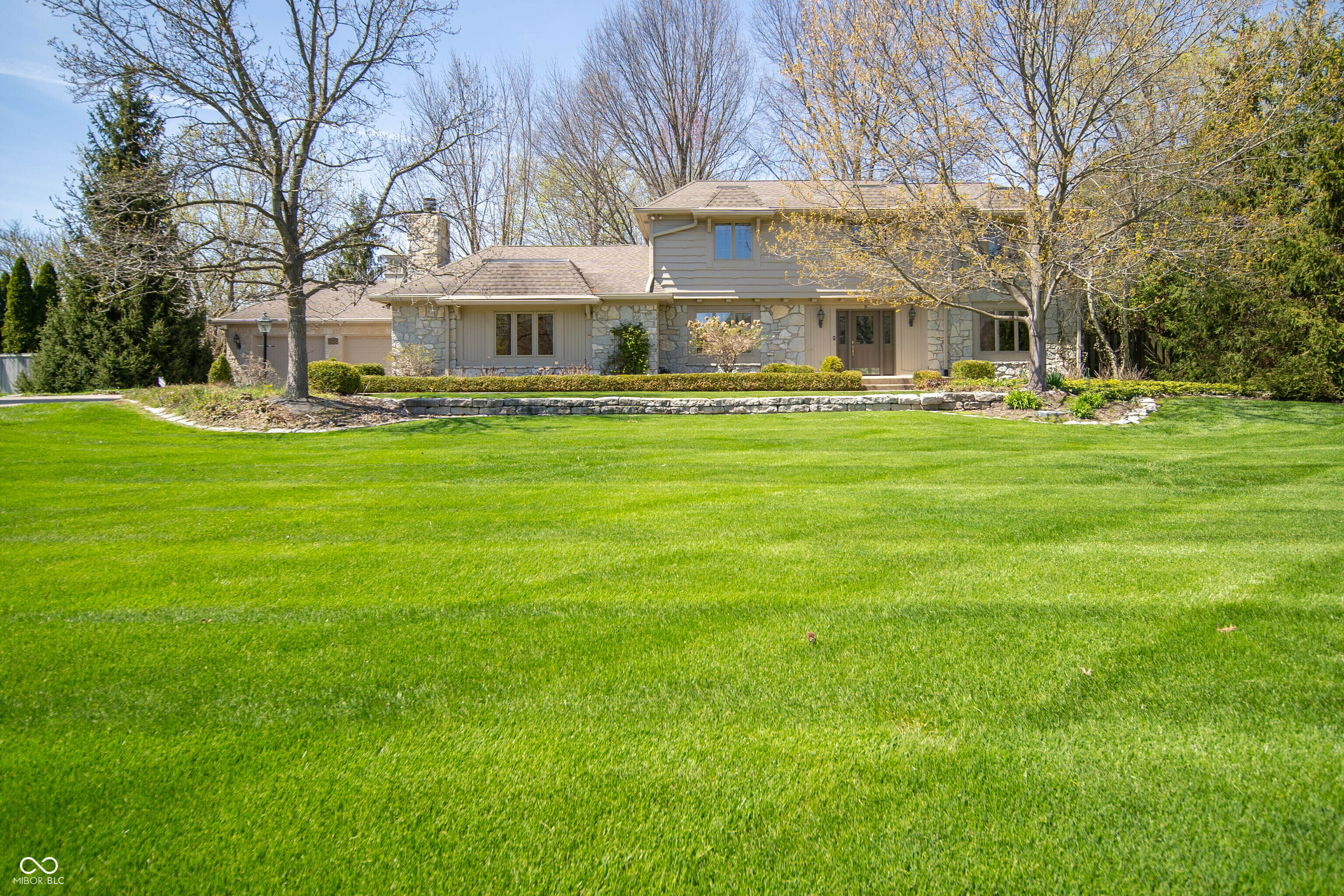 130 Governors Lane  Zionsville IN 46077 photo