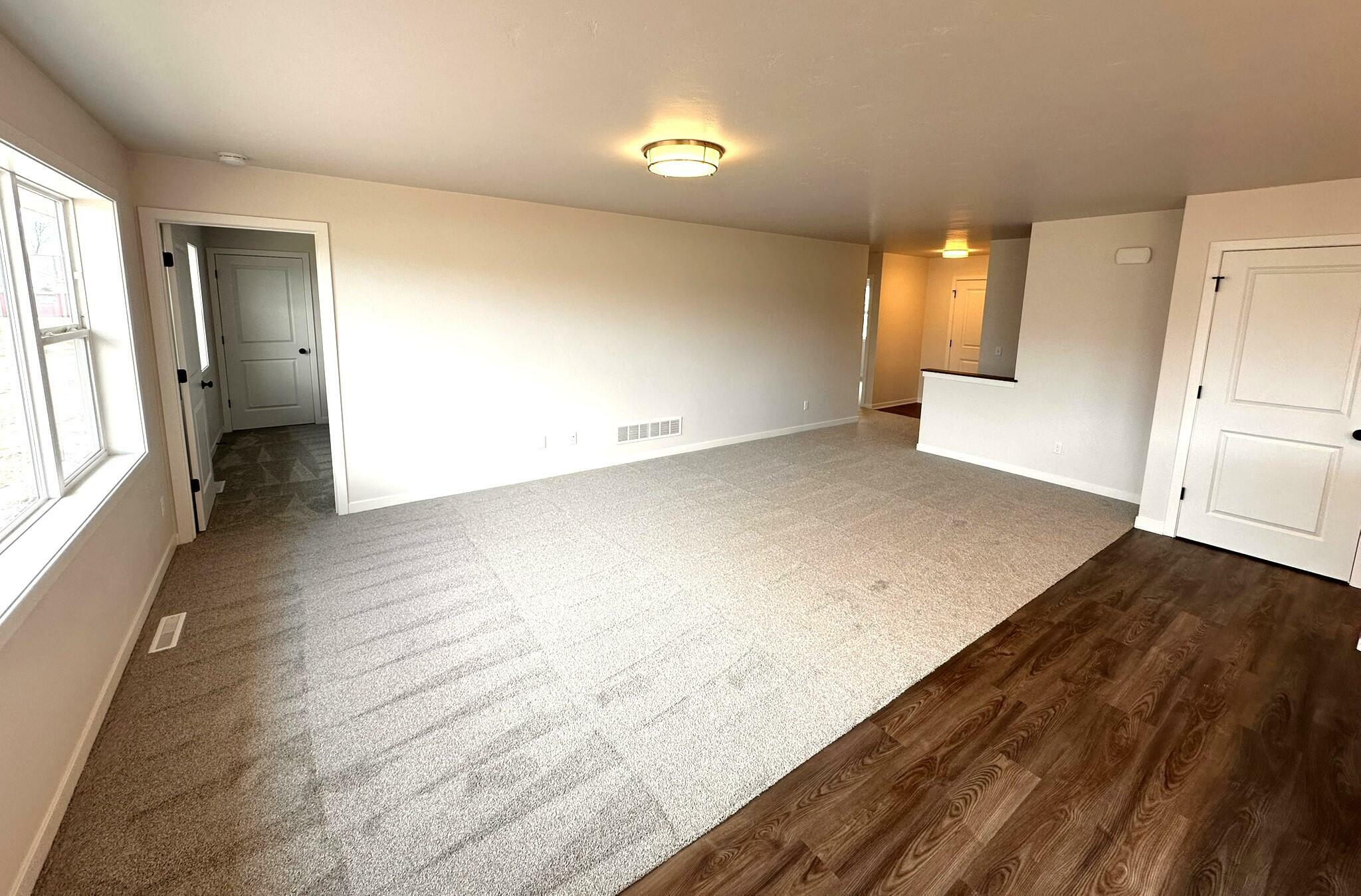 Property Photo: 1023 McNish Ct WI 53085