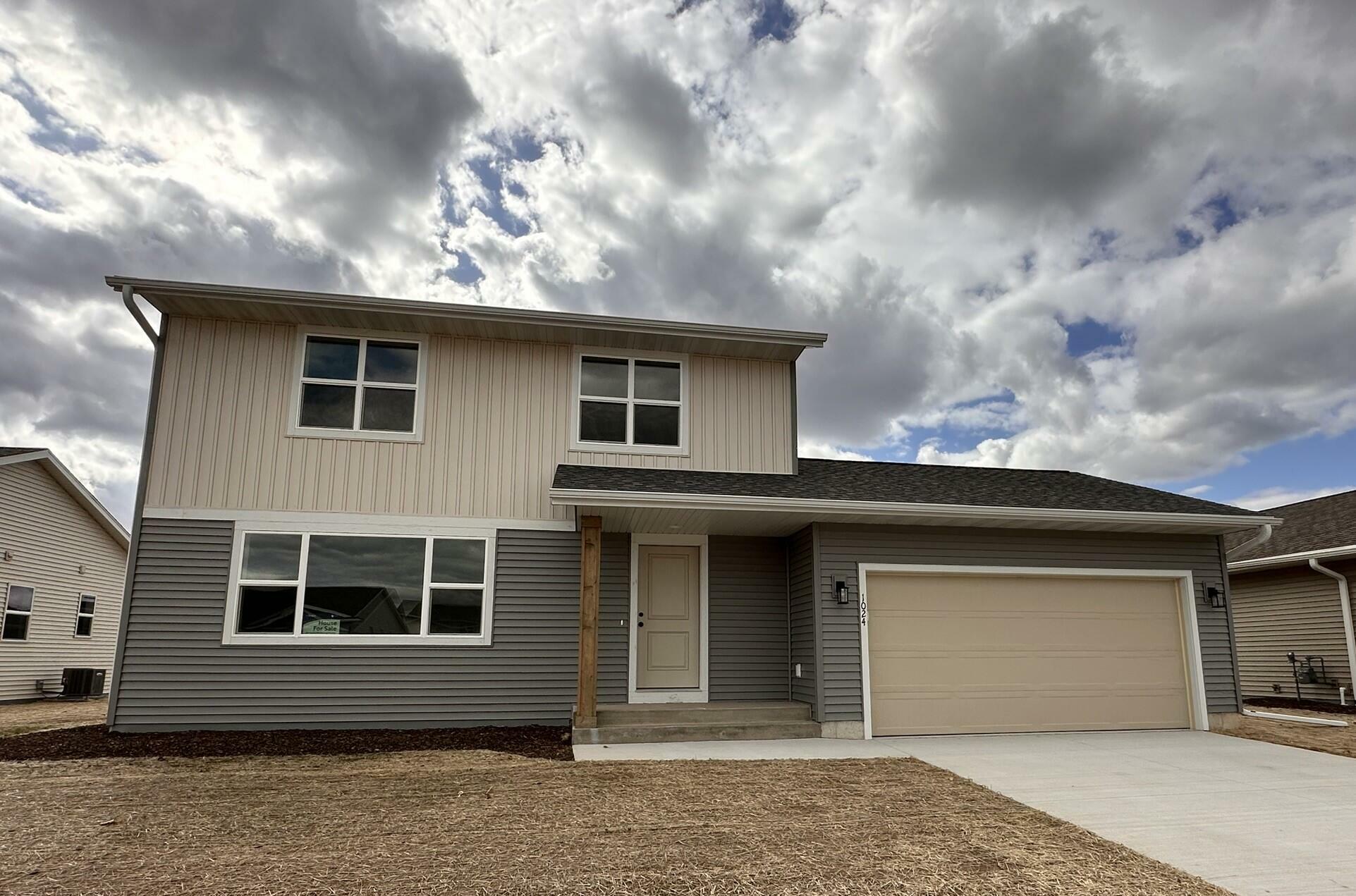 Property Photo: 1024 McNish Ct WI 53085