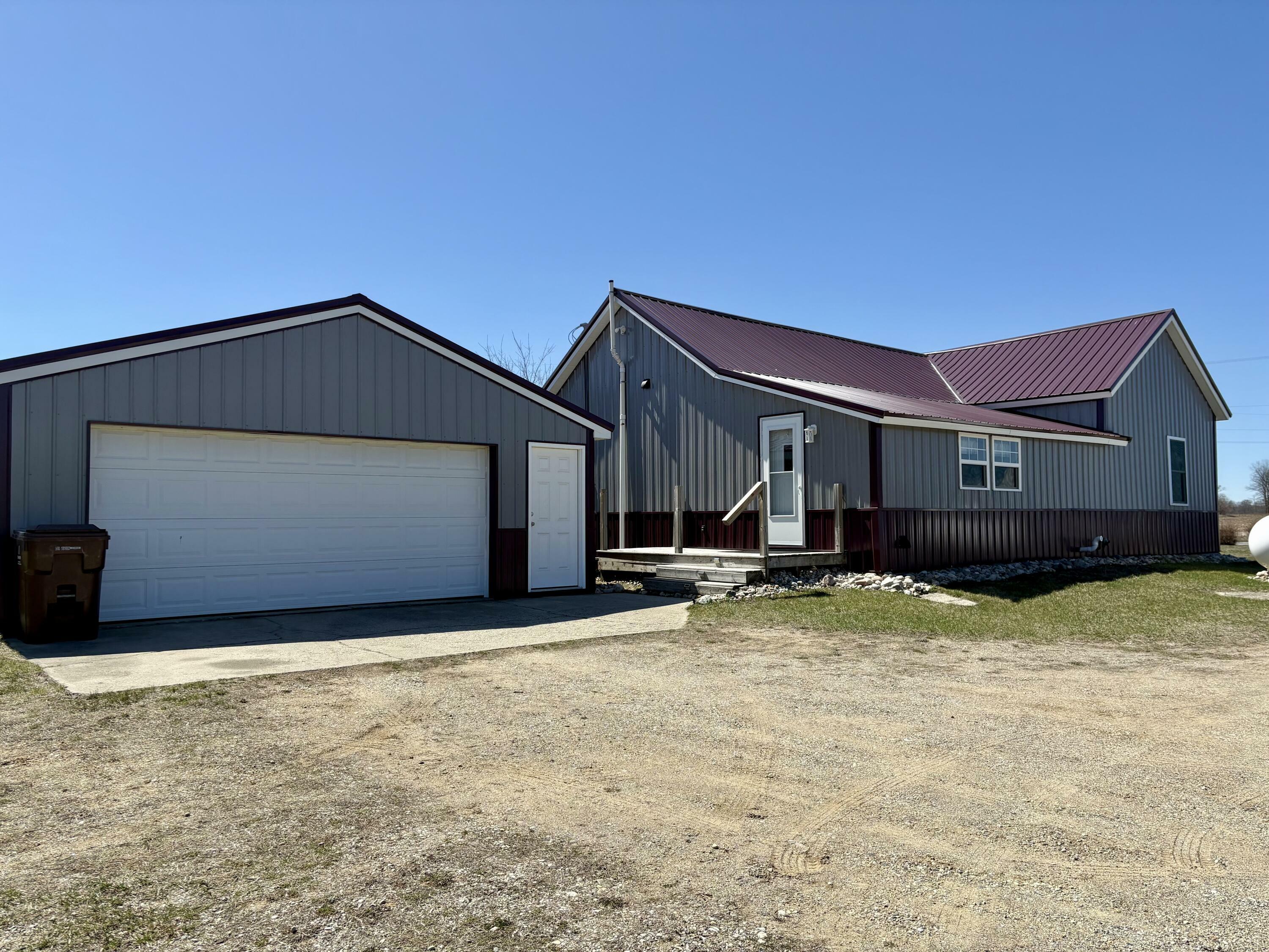 Property Photo: 4925 S Mount Hope Road MI 48811