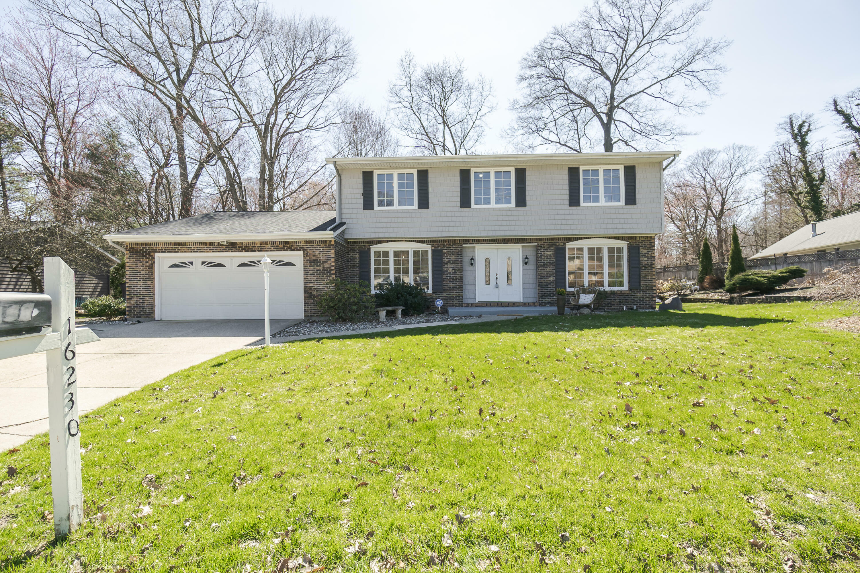 16230 Woodcrest Drive  Spring Lake MI 49456 photo