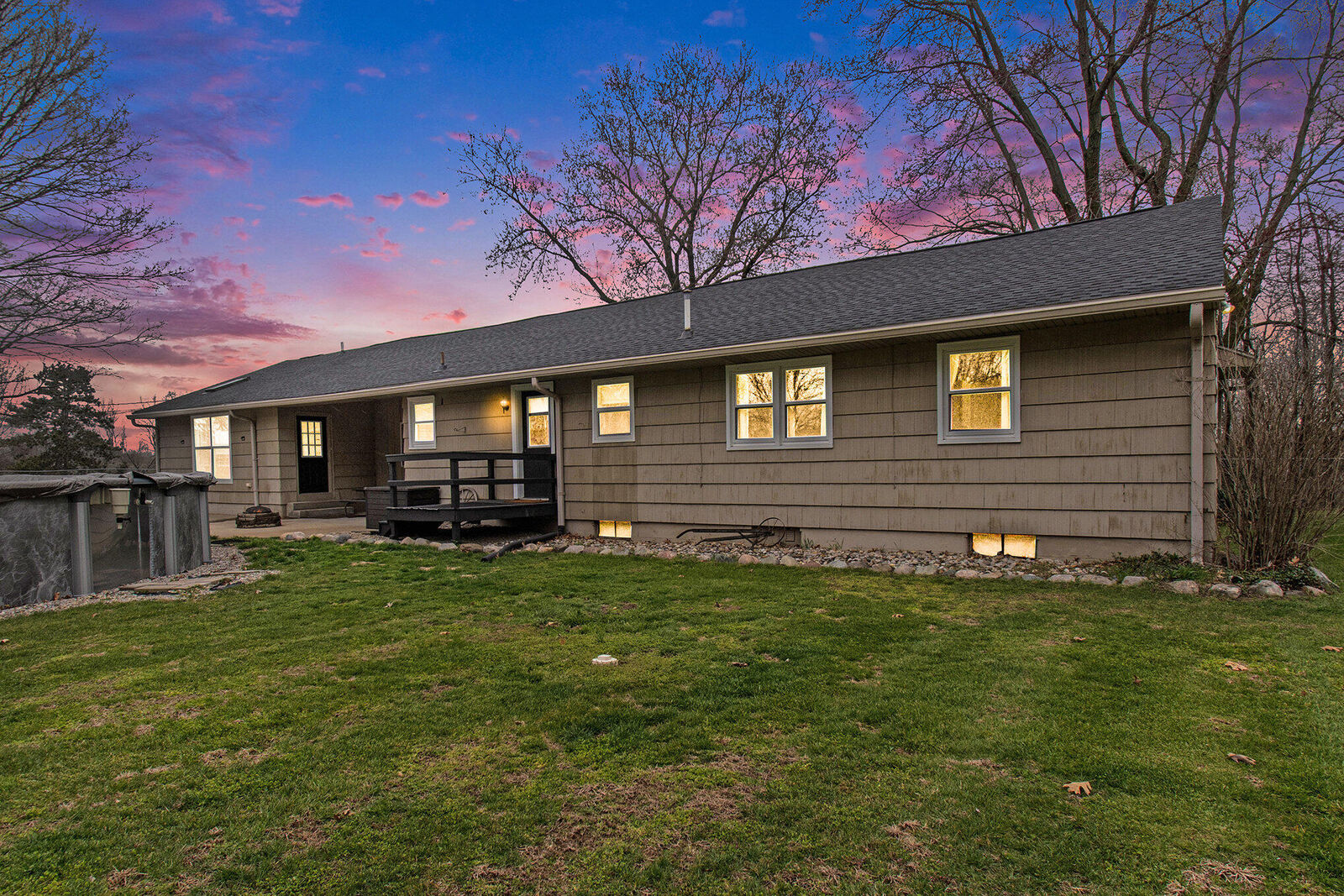 Property Photo:  2567 Gilbert Avenue  MI 49120 