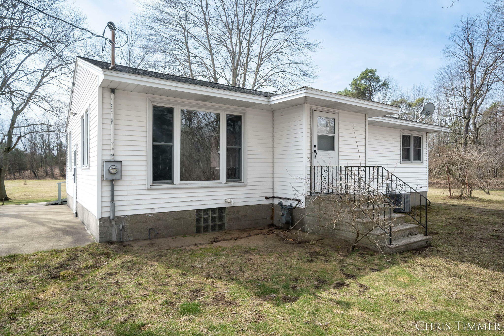 Property Photo:  15230 Van Buren Street  MI 49424 