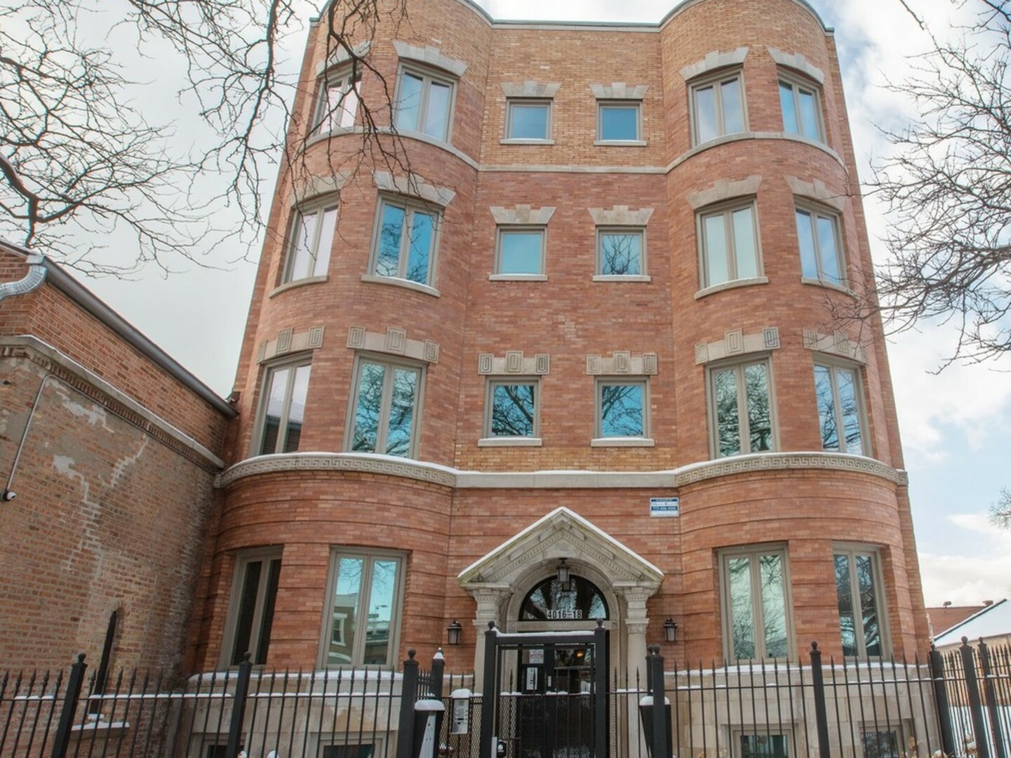 Property Photo: 4016 S Michigan Avenue 2S IL 60653
