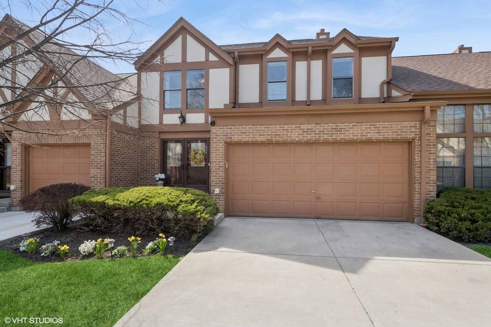 Property Photo: 2828 Ashton Court IL 60154