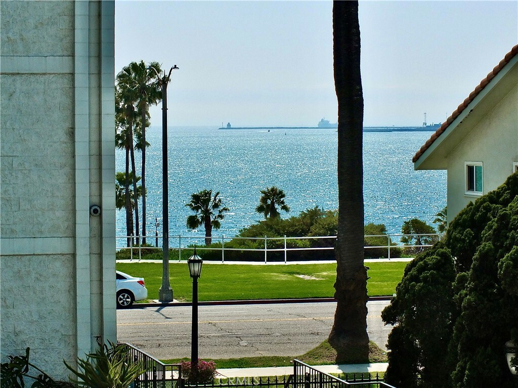 Property Photo: 2601 E Ocean Boulevard 205 CA 90803