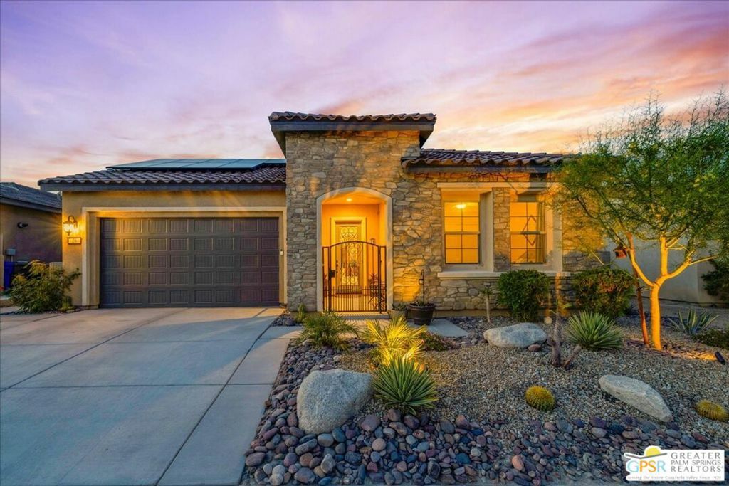 Property Photo: 28 Chablis CA 92270