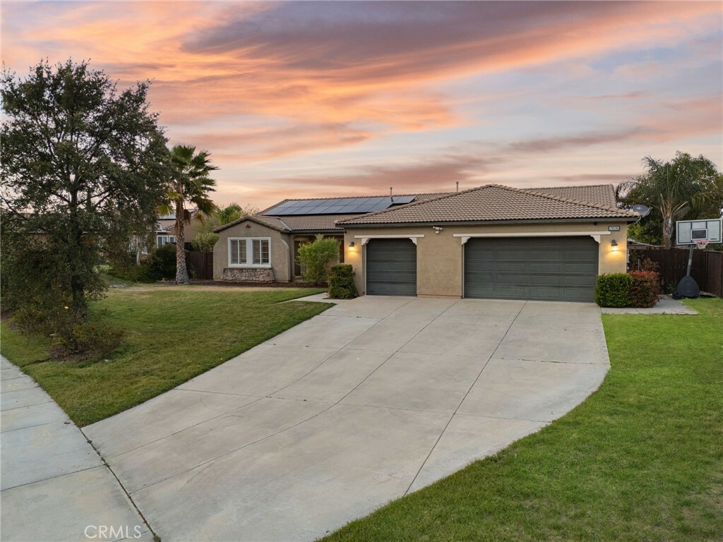 Property Photo: 20536 Black Walnut Court CA 92595
