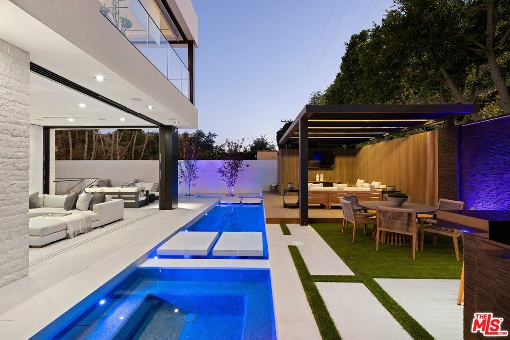 137 S Wetherly Drive  Beverly Hills CA 90211 photo