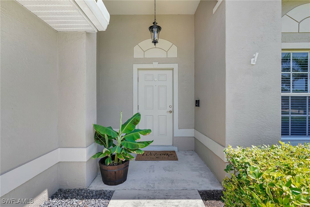 Property Photo: 4105 SW 9th Avenue FL 33914
