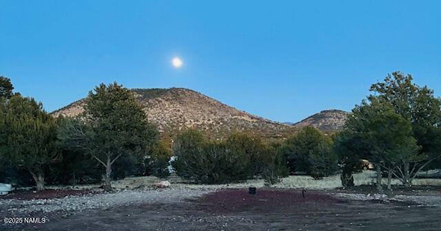 Property Photo: 126 E Greenbriar Drive AZ 86046
