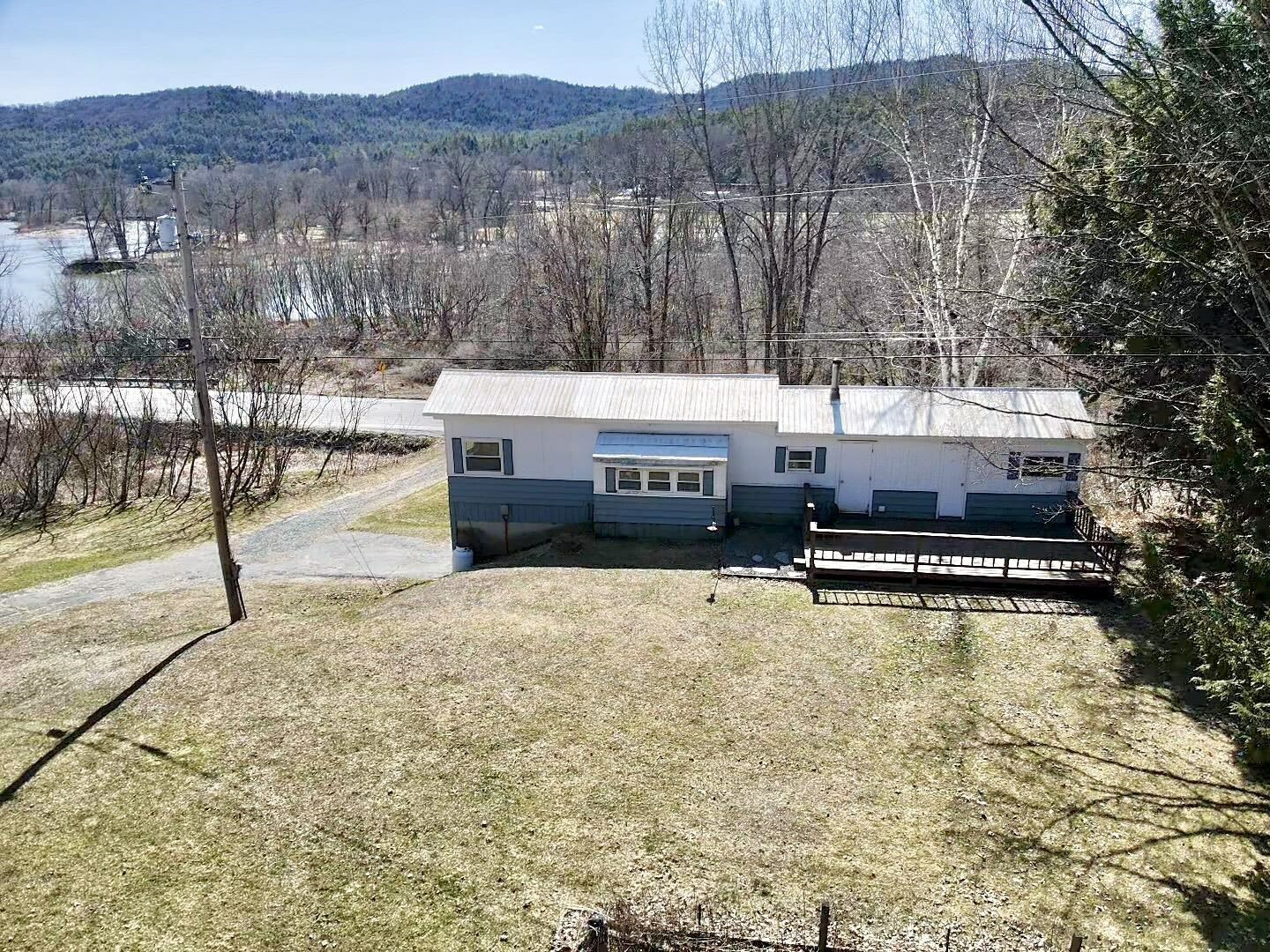 Property Photo:  982 Vt Route 14  VT 05068 