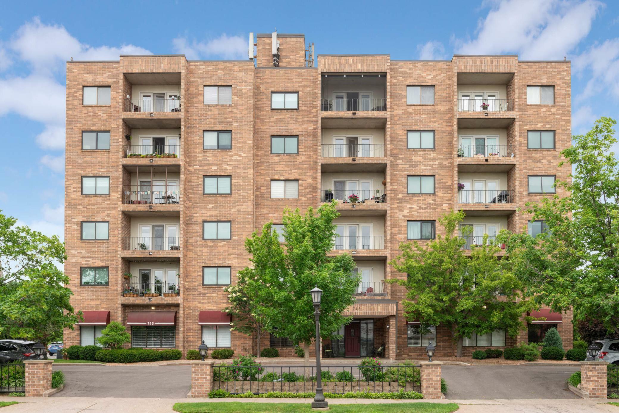 Property Photo: 745 Grand Avenue 402 MN 55105