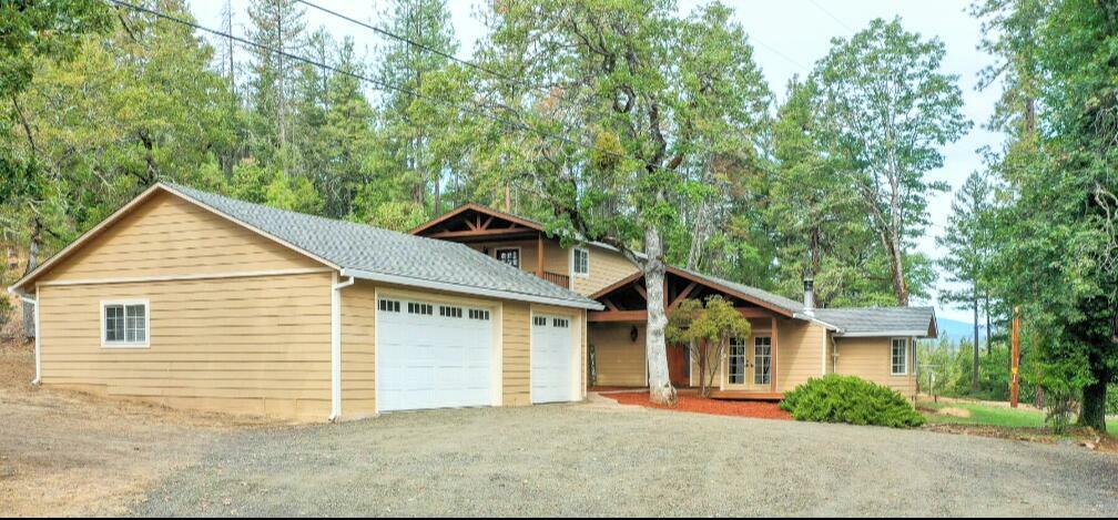 Property Photo: 778 Ragsdale Road OR 97541