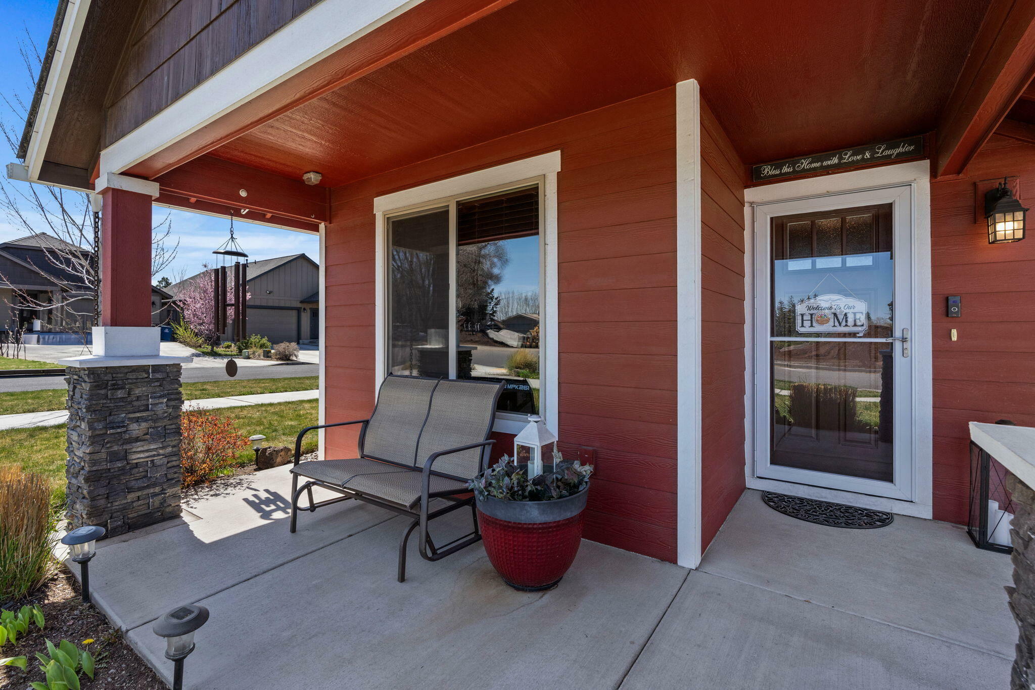 Property Photo: 639 NE Providence Drive OR 97701