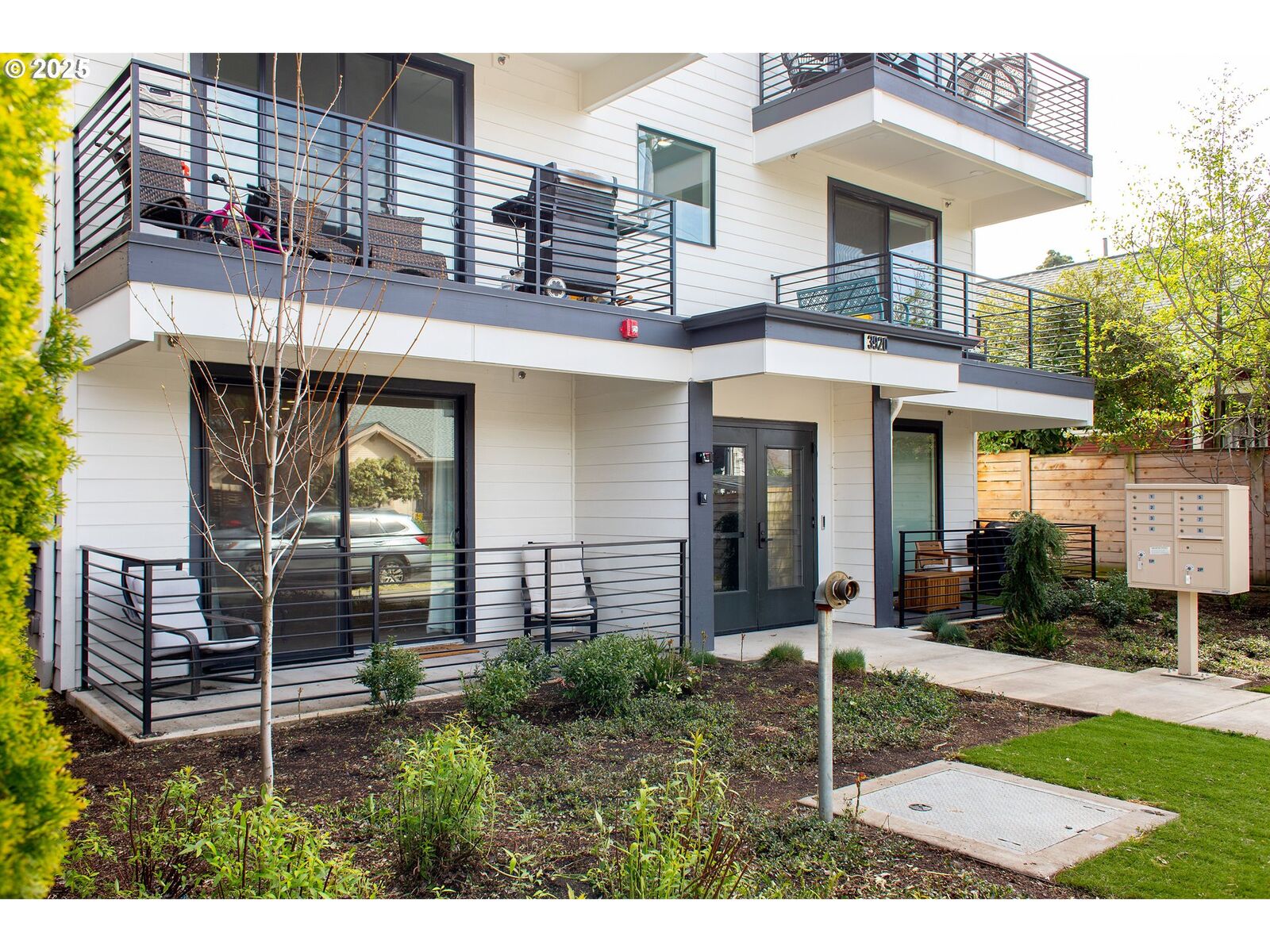 Property Photo:  3920 N Montana Ave  OR 97227 