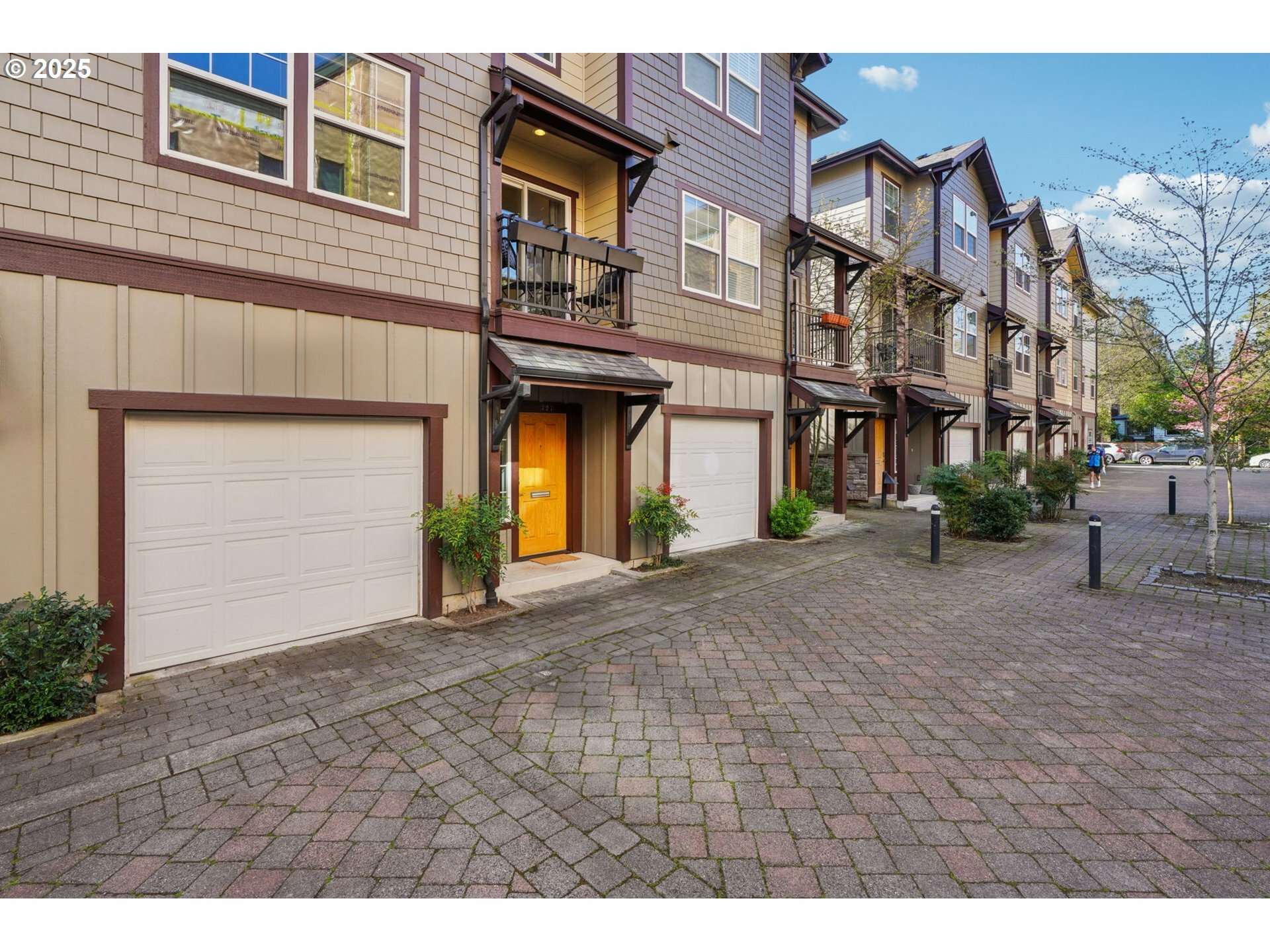 Property Photo: 727 SE 33rd Pl 21 OR 97214