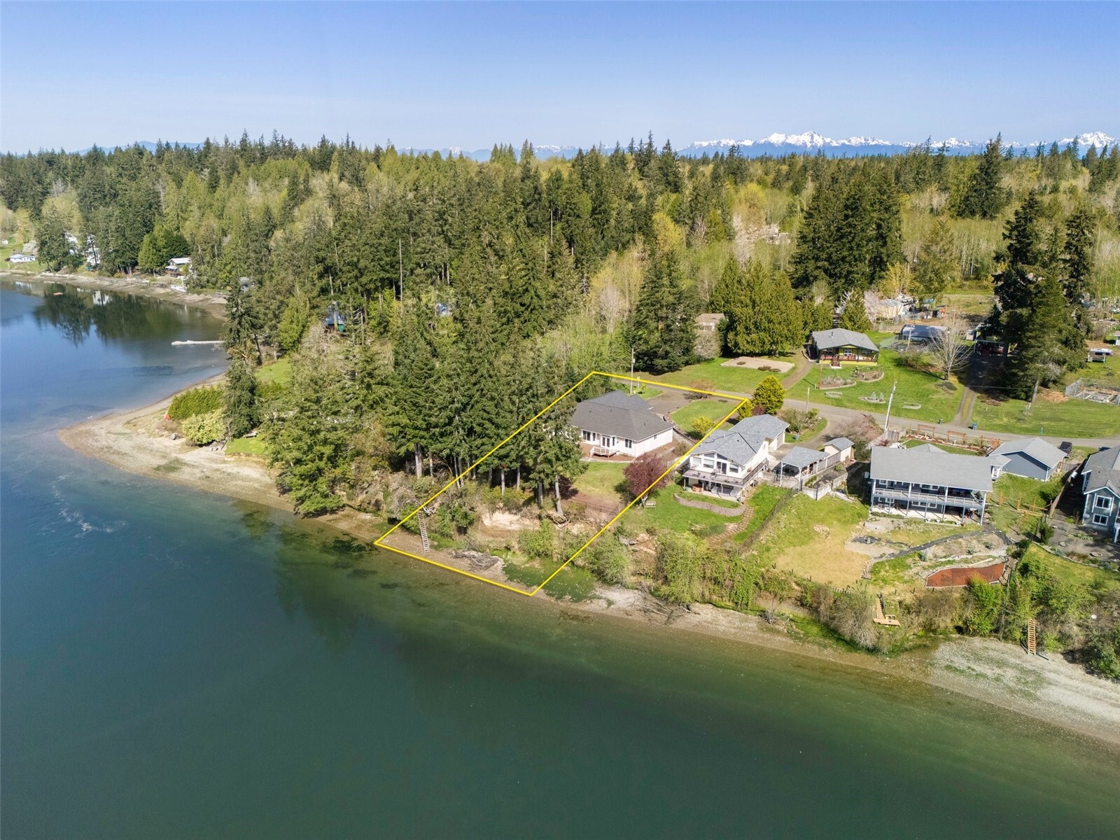 Property Photo: 431 E Agate Beach Drive WA 98584