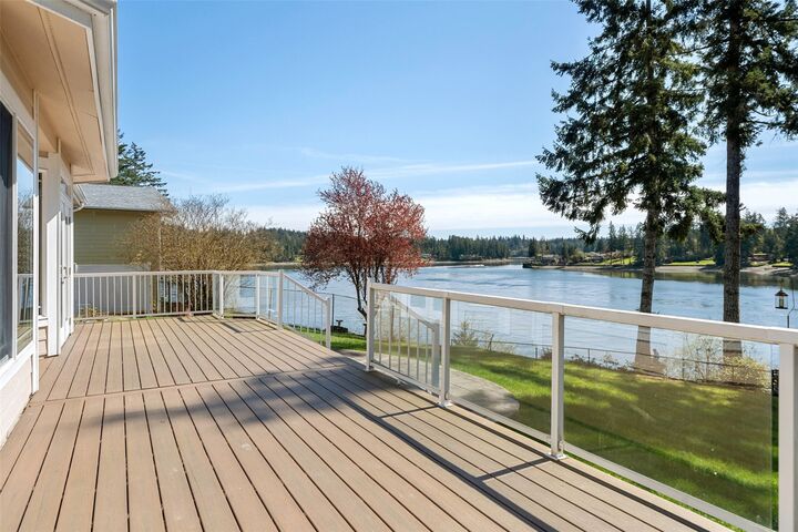 Property Photo: 431 E Agate Beach Drive WA 98584
