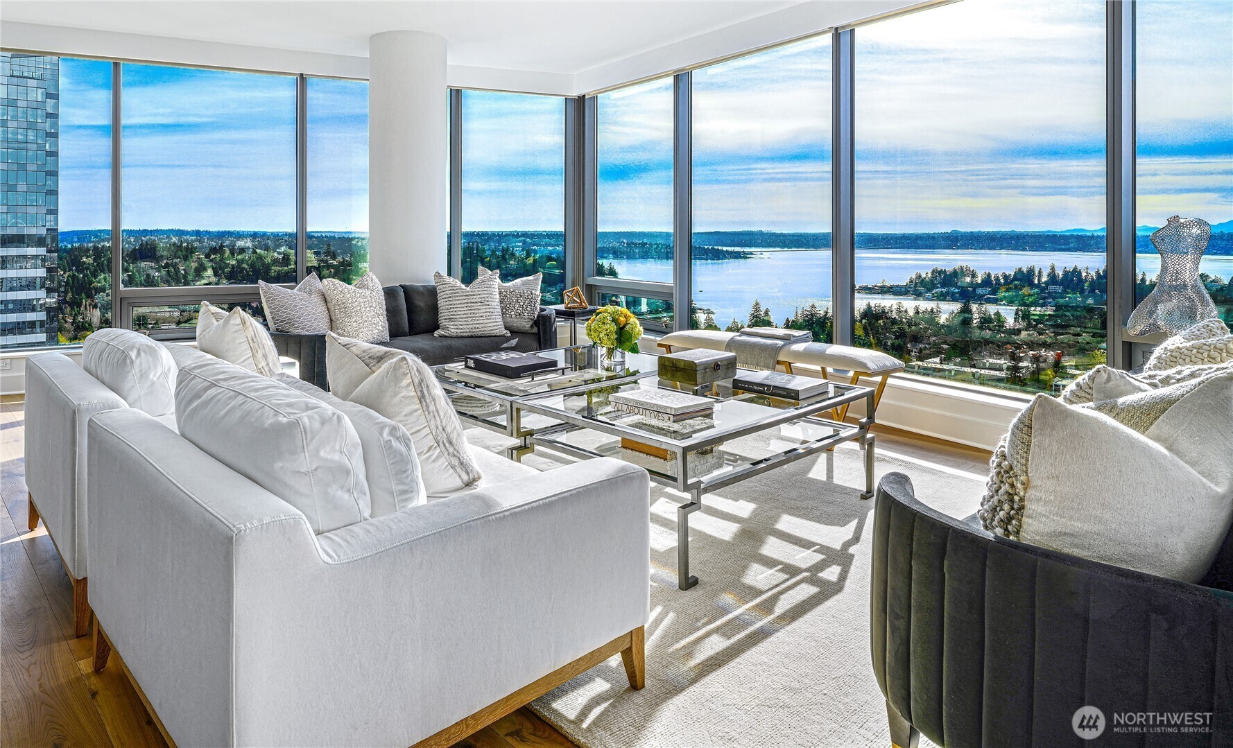 Property Photo: 650 Bellevue Way NE 3004 WA 98004