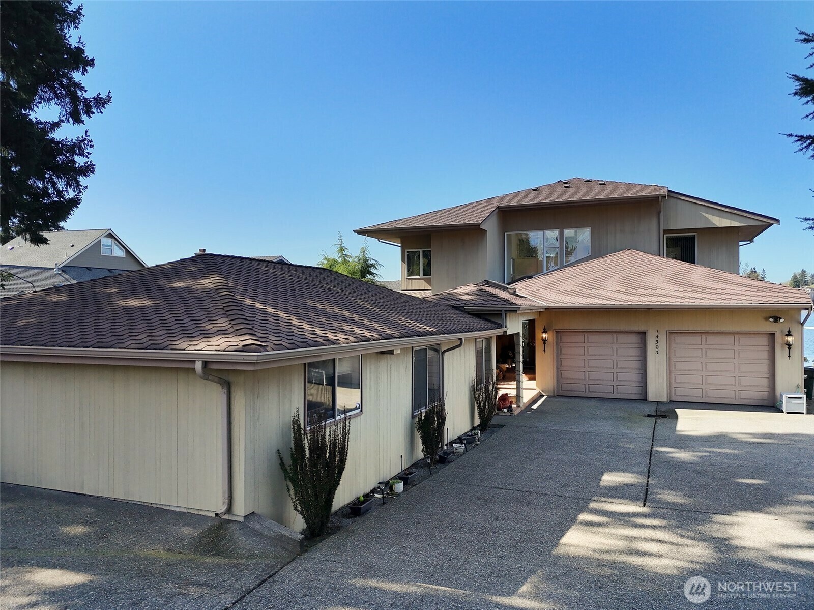 Property Photo: 14303 SE 266th Street WA 98042