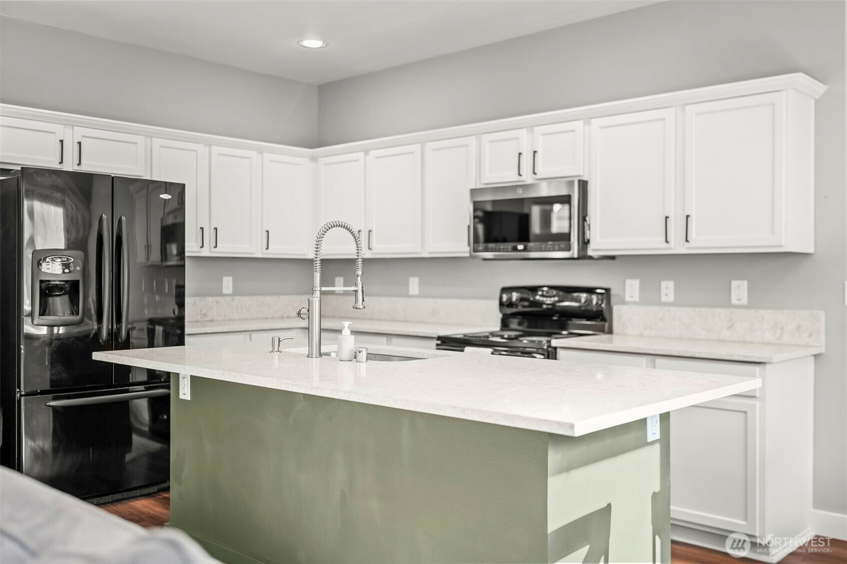 Property Photo: 4018 62nd Avenue Ct E WA 98424