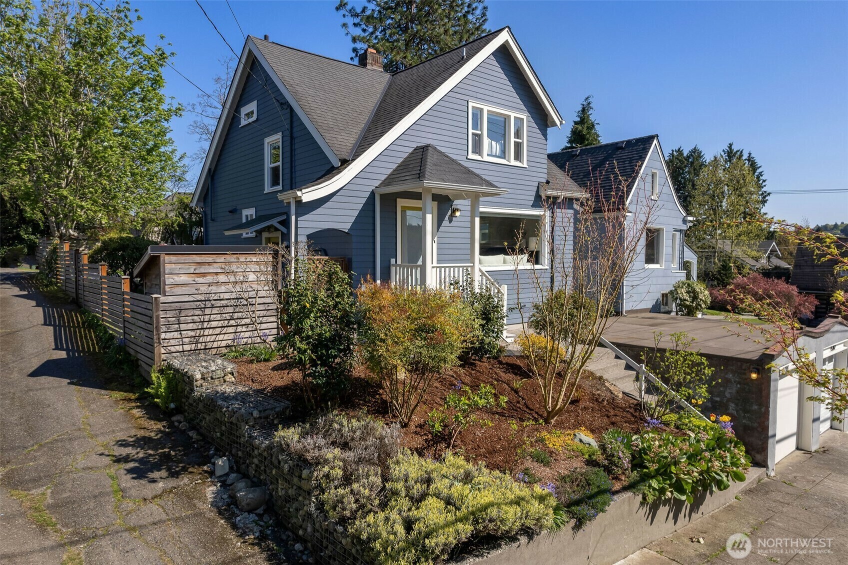 Property Photo: 5708 32nd Avenue NW WA 98107