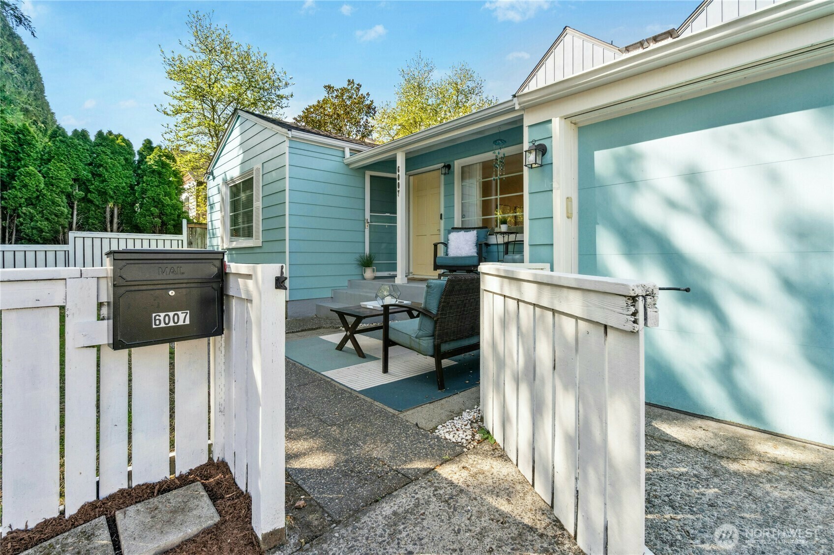 Property Photo: 6007 Fauntleroy Way SW WA 98136